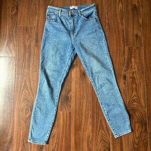 Abercrombie & Fitch Light Wash High Rise Skinny Jeans (Tall Inseam)